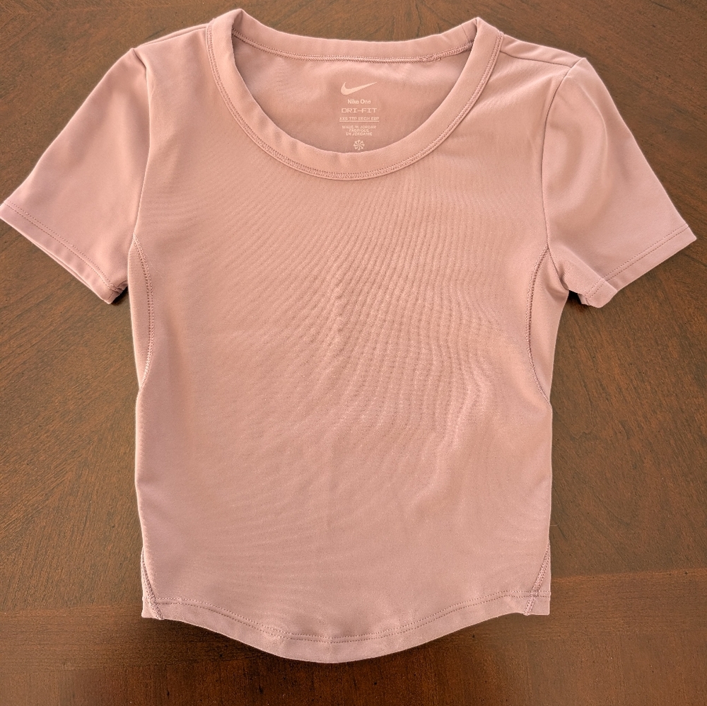 Nike Women Dri Fit AShort Sleeve Crop Top